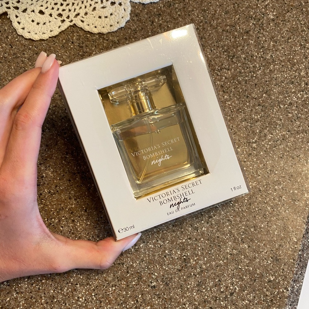 BNIB BOMBSHELL NIGHTS